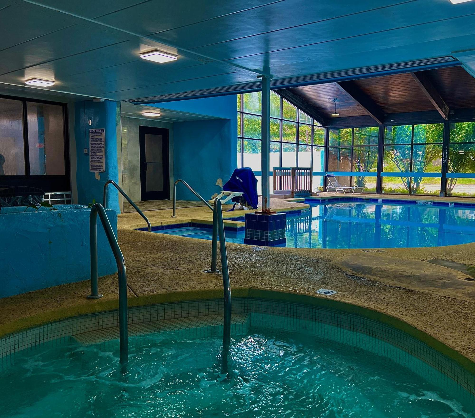 Pine Lake Resort And Banquets La Porte Экстерьер фото